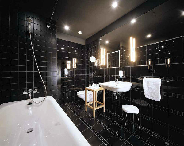 Decoração da casa de banho em preto, fotografias e fotos