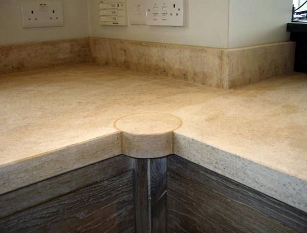 Pormenor do canto de bancada em mÃ¡rmore