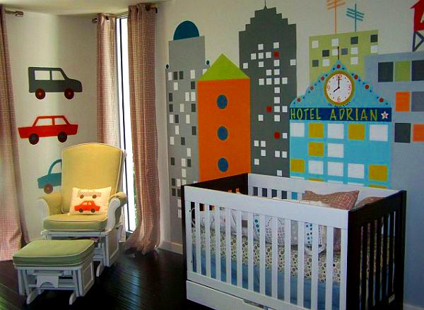 Estampagem na parede do quarto do bebÃ©